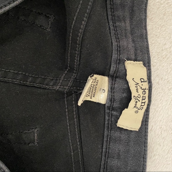 D. Jeans Black Distressed Denim Shorts - Picture 4 of 6